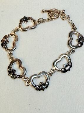Irish Claddagh Link Silver-tone 7’ Bracelet.